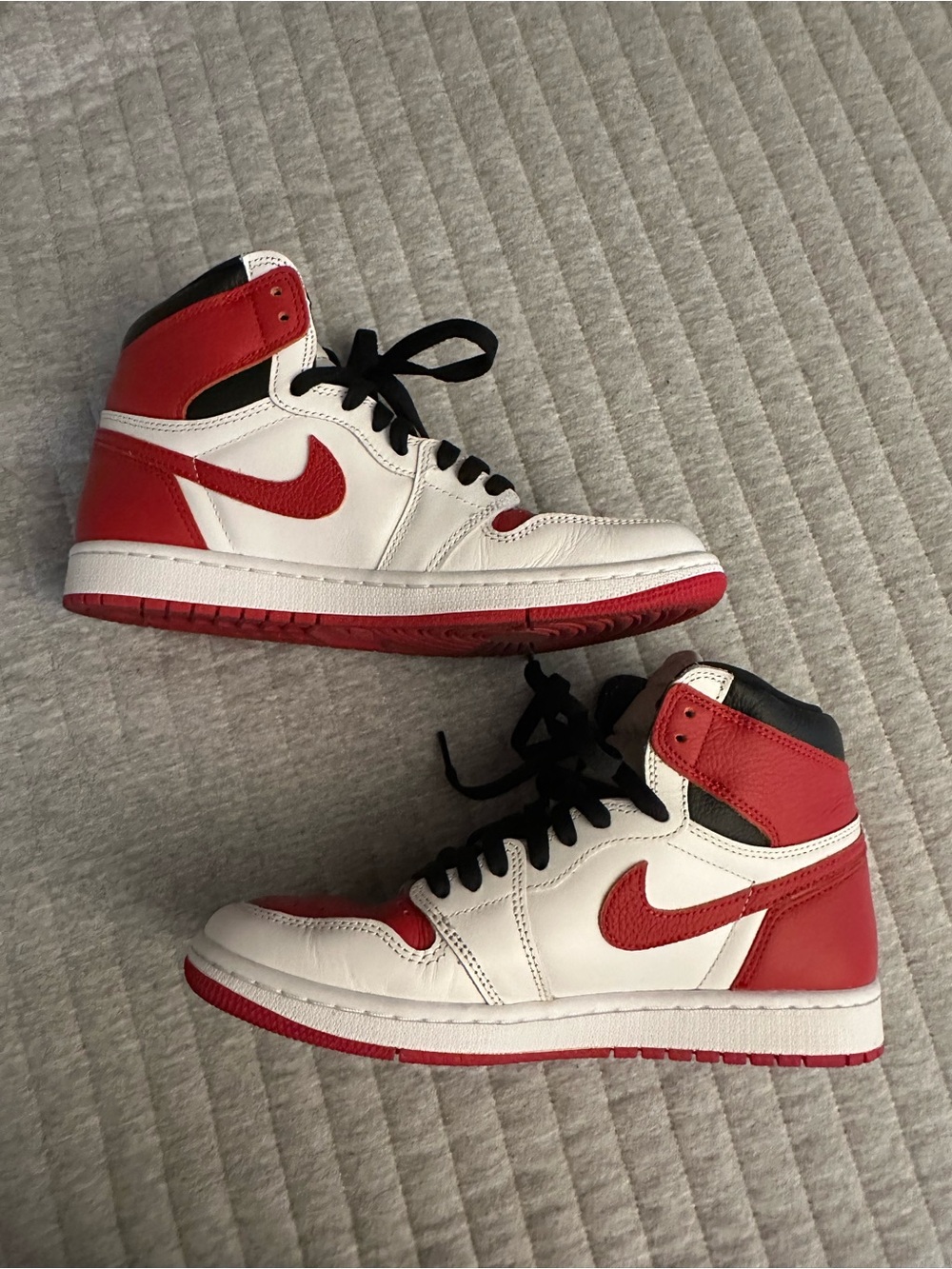 Nike Men White, Red & Black High-Top Sneakers Jordan 1